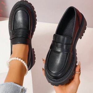 Women's Black Casual Round Toe
Loafers With Soft Sole For Spring And Autumn